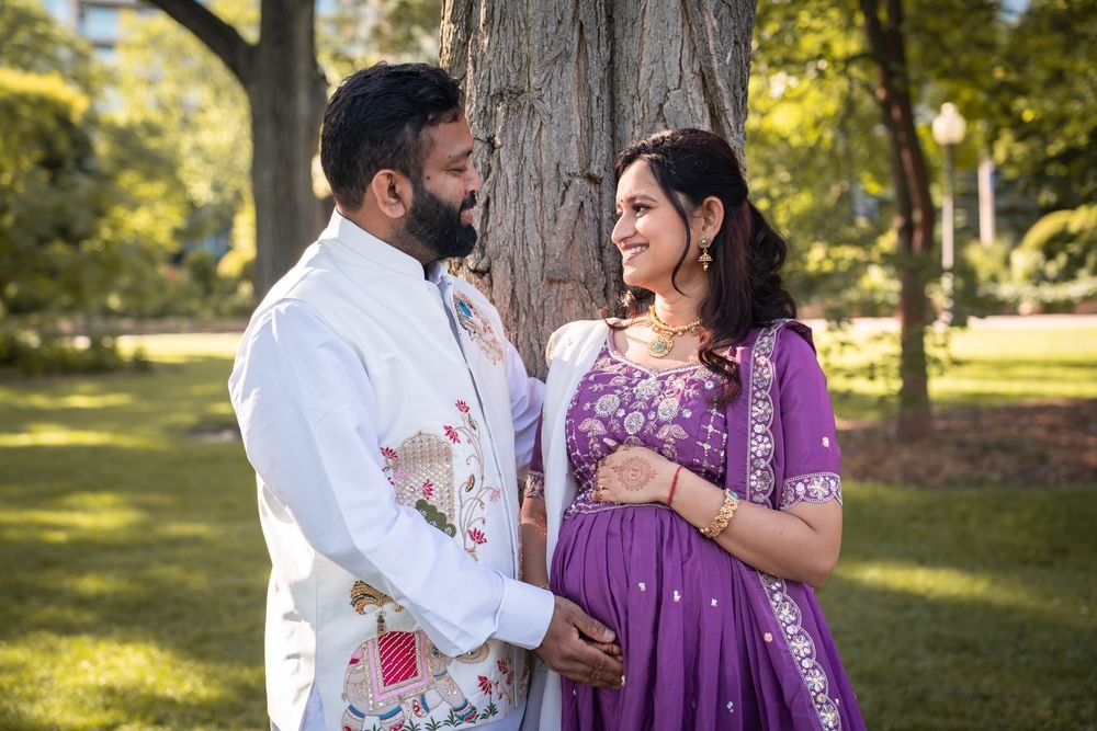 Father kissing the baby bump during a Windsor maternity session